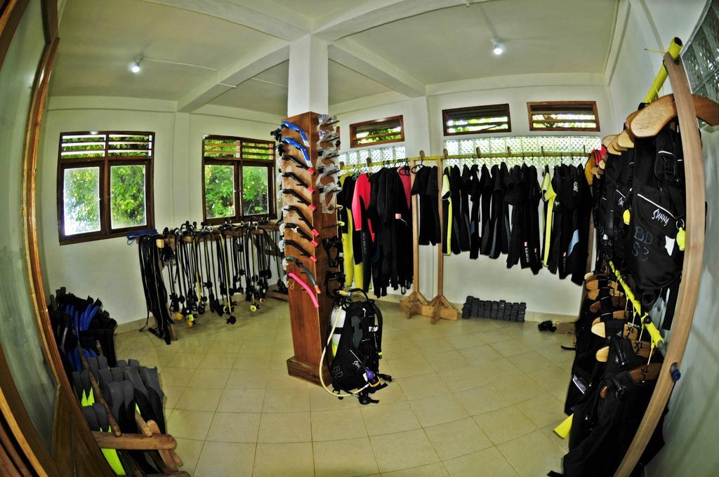 Bunaken Divers Sea Breeze Resort Exterior foto