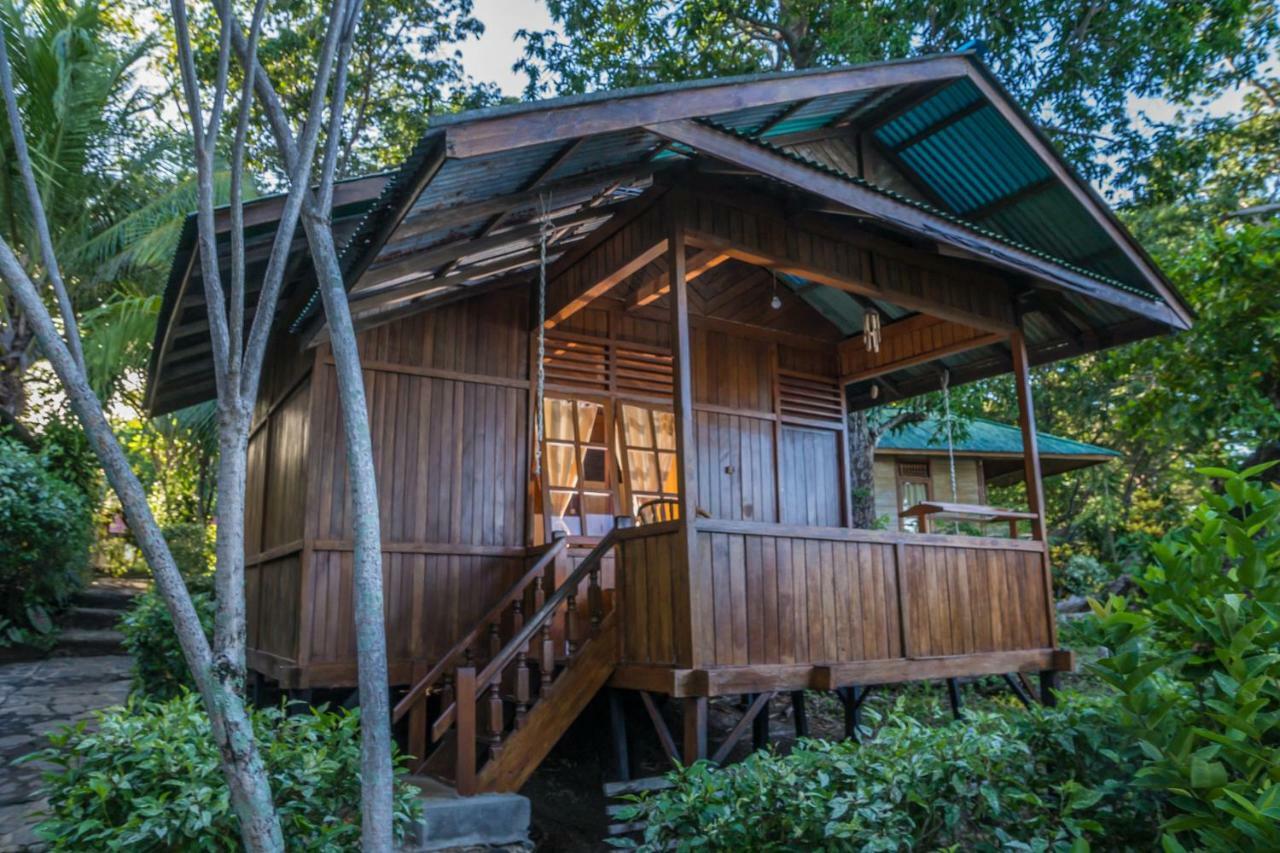 Bunaken Divers Sea Breeze Resort Exterior foto