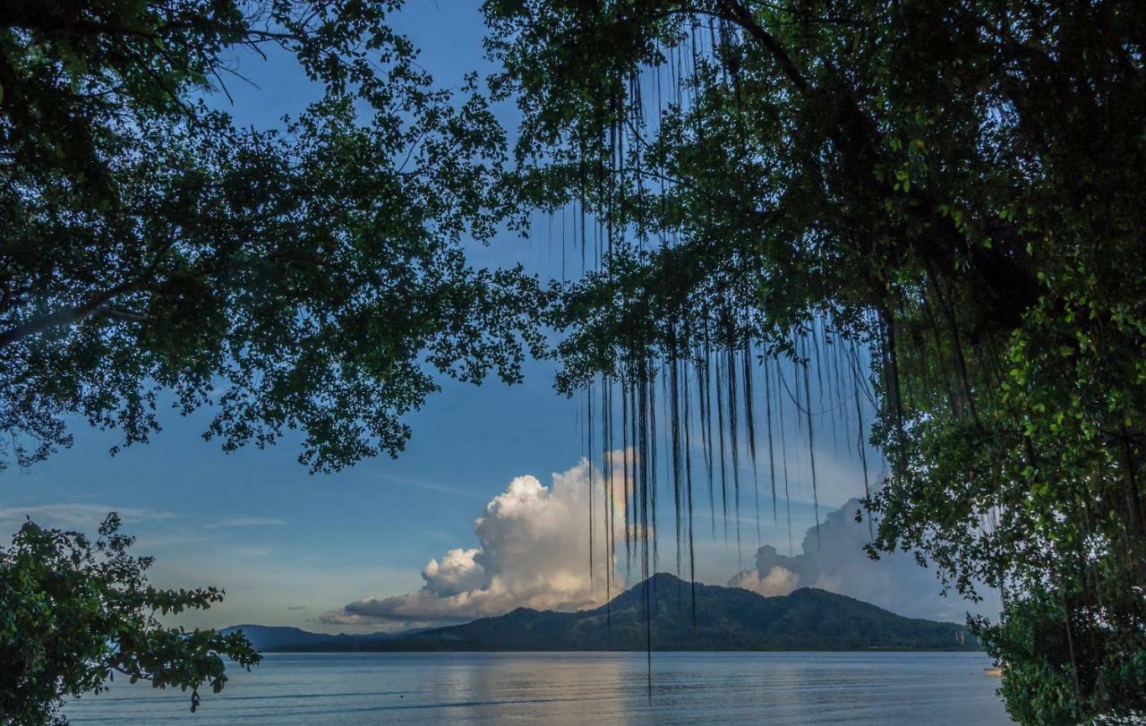 Bunaken Divers Sea Breeze Resort Exterior foto